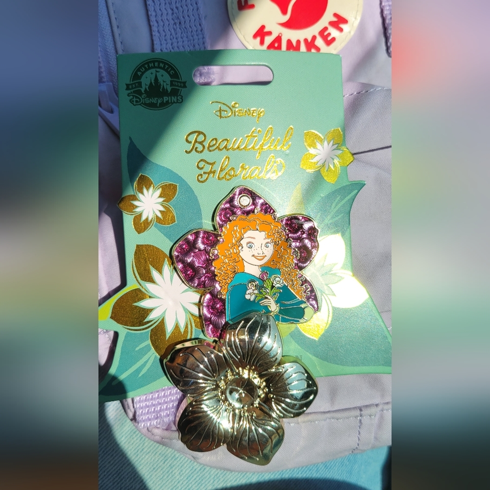 DISNEY Beautiful Florals Pin